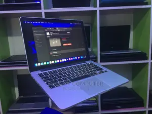 Laptop Apple MacBook Pro 2015 8GB Intel Core I5 SSD 256GB