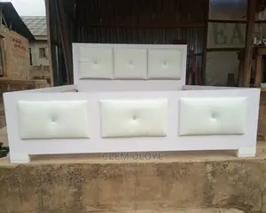 6/6 Upholstery Bed
