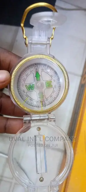 Non Lensatic Compass