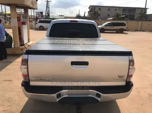 Boot Cover Fiber Tacoma 06