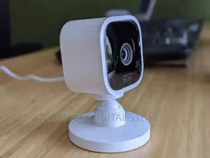 Blink Mini – Compact Indoor Plug-in Smart
