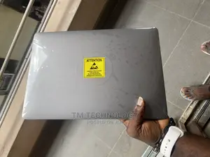 Macbook Pro 2020 Screen