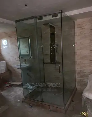 Slidibg Shower Cubicle