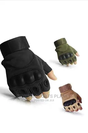 Quality Gym Gloves Available at Sports Planet