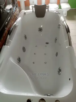 Single Jacuzzi