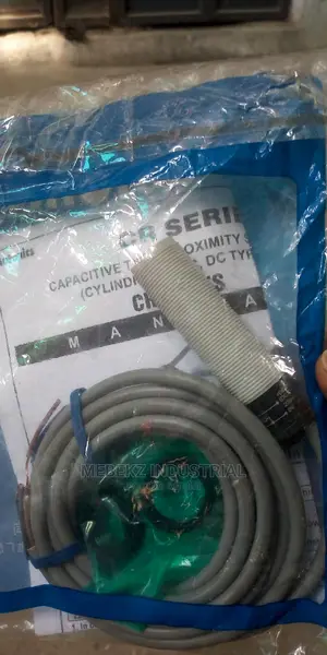 Autonics Capacitive Sensor CR18-8DP