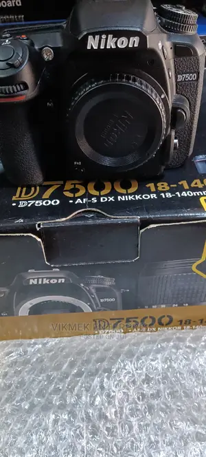 Nikon D7500 With 18-140mm