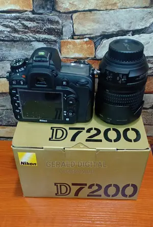 Nikon D7200 Camera and Lens Is 18-140mm