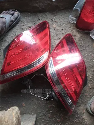 Toyota Avalon Rear Lights 2007 Model