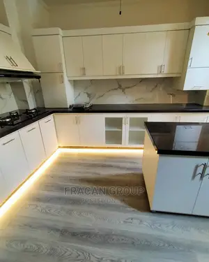 Looking for Kitchen Vinyl Flooring? Water Resistant