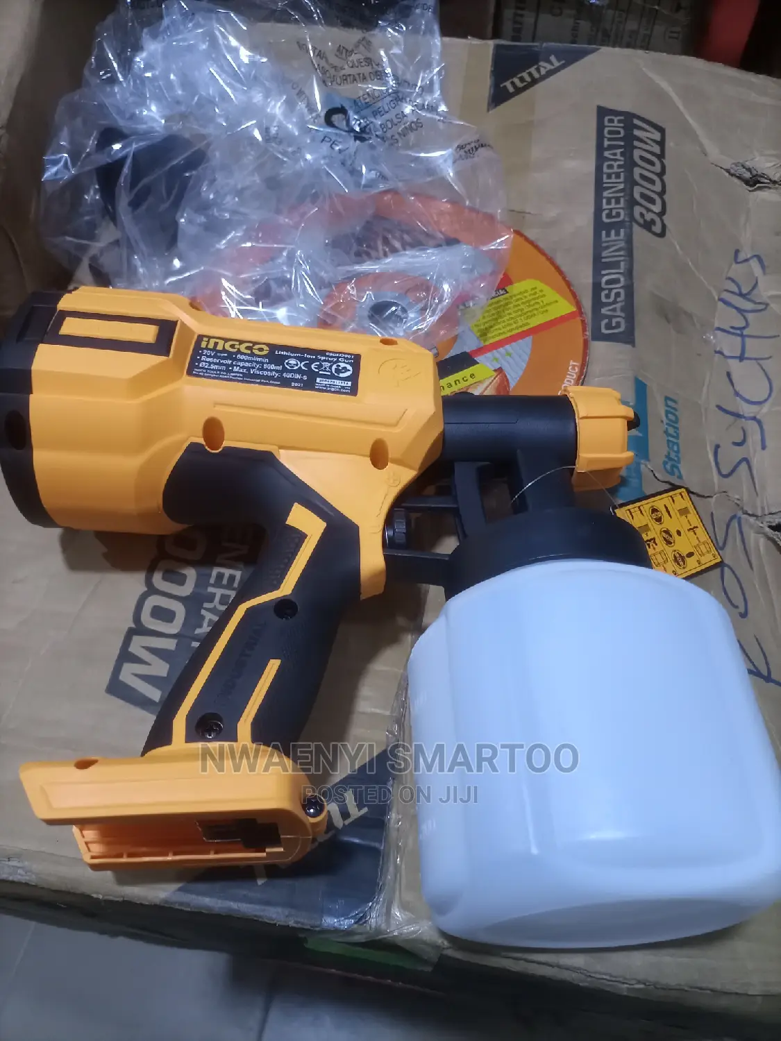 Battery Plug and Spray Machine