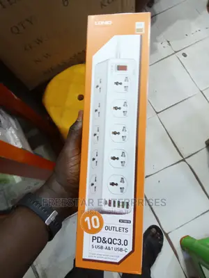 LDNIO SC10610 30W 6-Port USB Charger Power Strip.