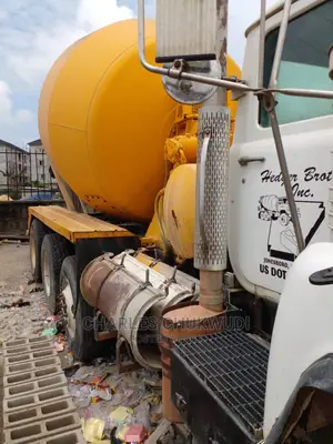 Mack Mixer 10cubic