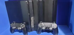 Ps4 Slim + 2 Pads