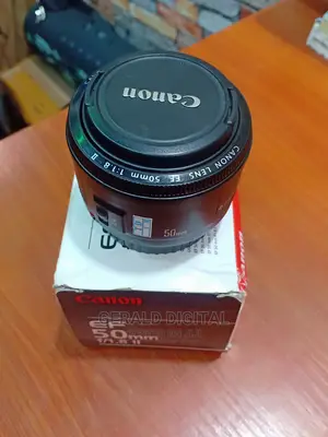 Canon Lens (50mm. 1.8)