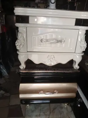 Potable Royal Side Table