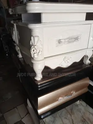 Potable Royal Side Table