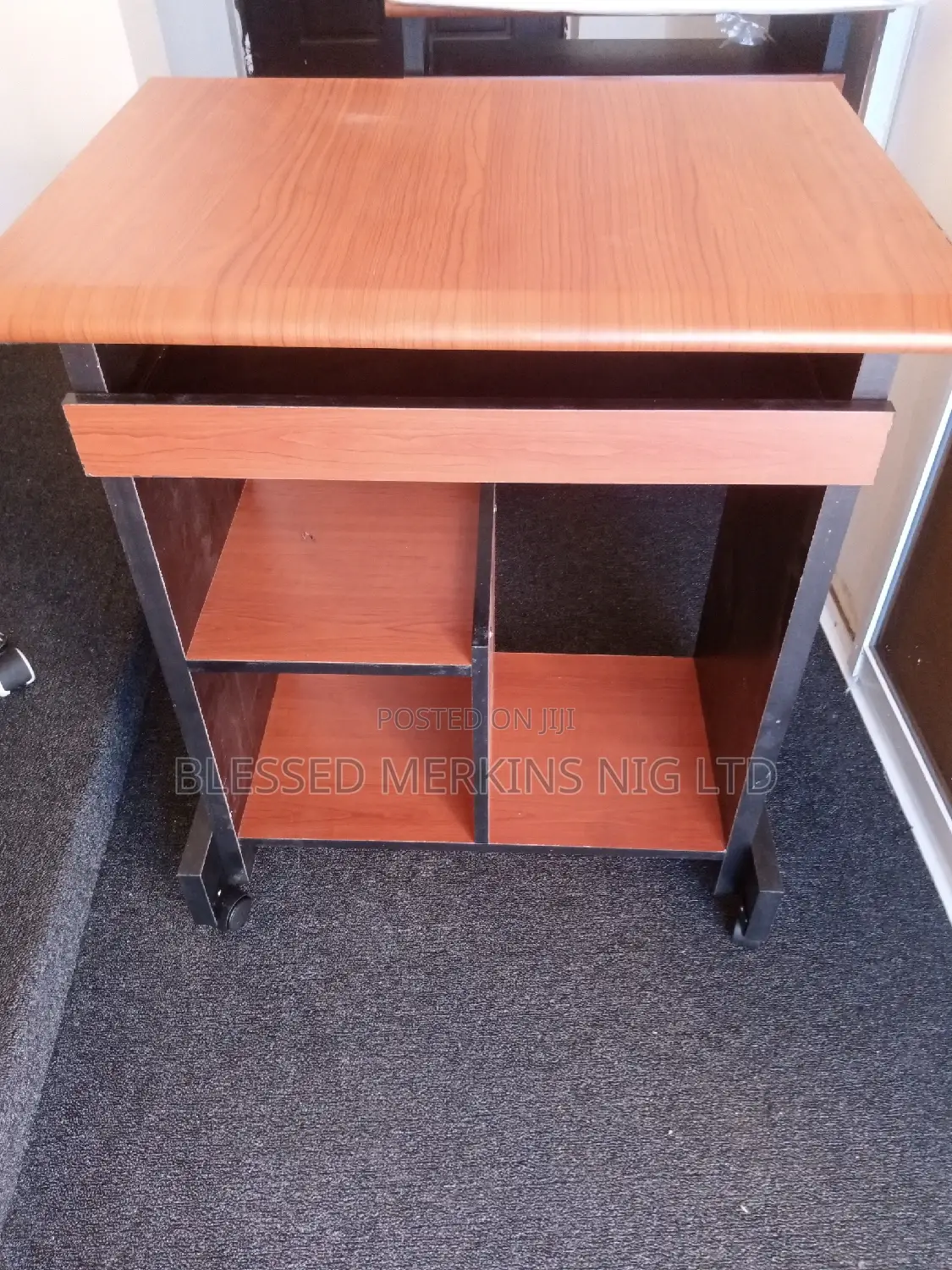 Computer Table Scratch Free