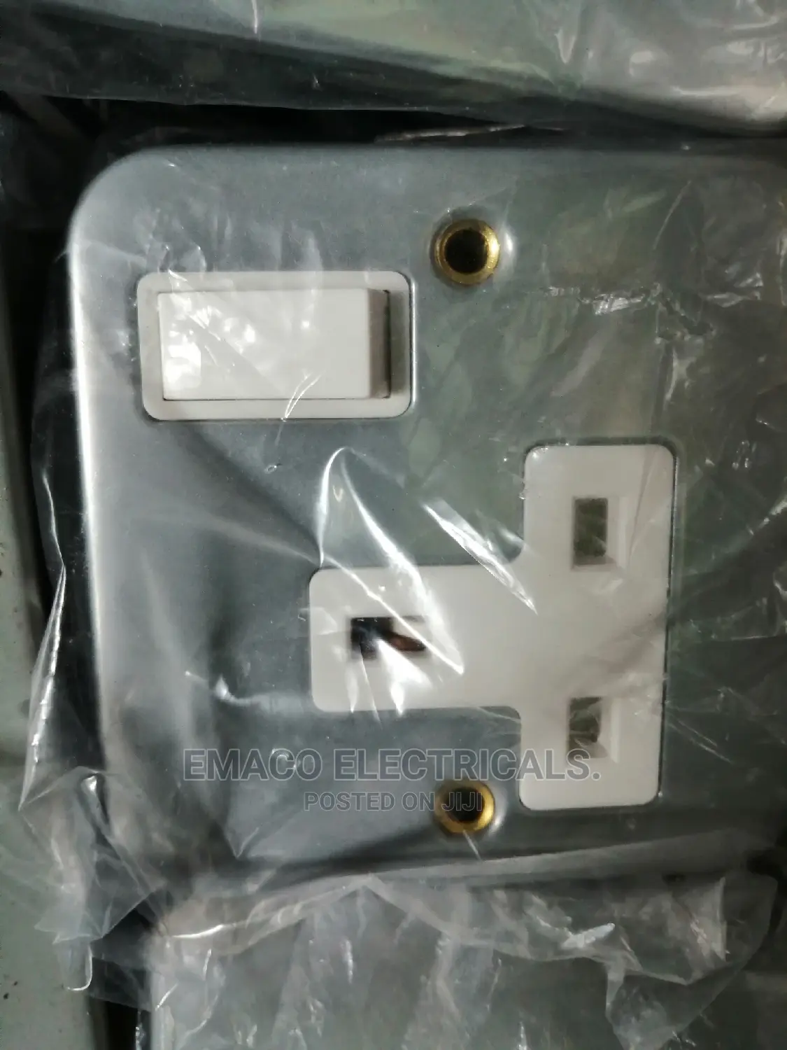 Metal Clad 13amps Socket And Switch