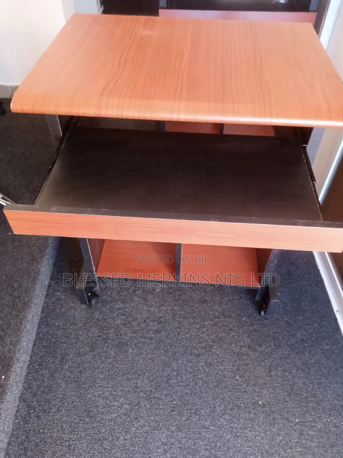 Computer Table Scratch Free