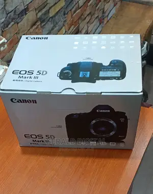 Canon EOS 5D Mark III Camera.Lens 28-135mm(With Stabilizer