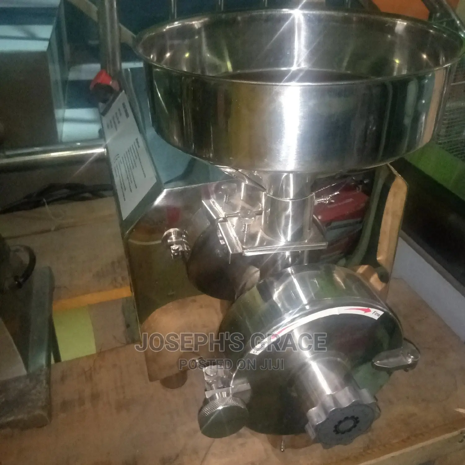 Industral Grain Grinding Machine.