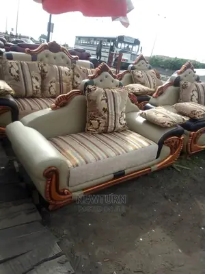Quality Big Living Room Royal Chairs.