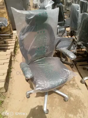 Quality Office Chair With Headrest