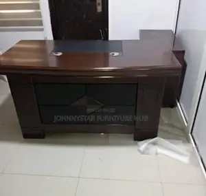 Italian 1.4mter Metrs Mter Executive Office Tables