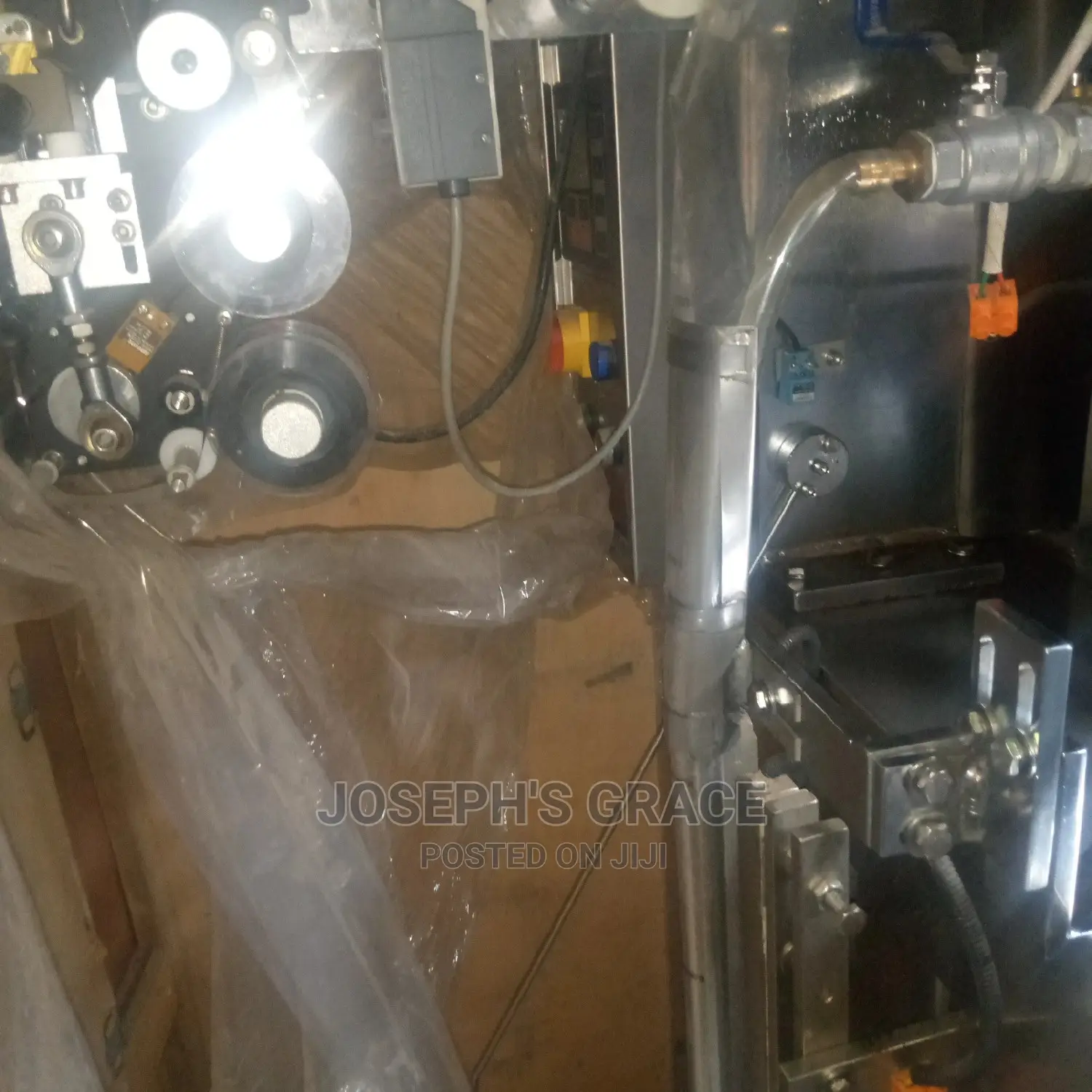 Full Automatic Liquid Packaging Machine.