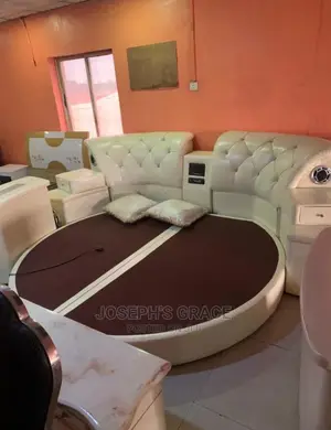 Royal Massage Bed Round Shape.