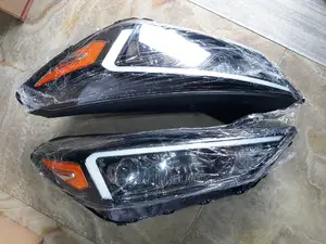 Headlamp Hyundai Tucson 2019.
