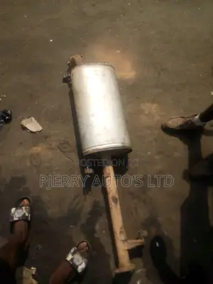 Toyota Prado, Hilux, Tacoma Centre Exhaust/Silencer Pot