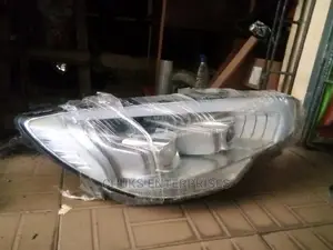 Kia Quoris Headlamp