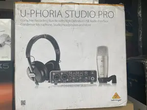 Behringer U-phoria Studio Pro