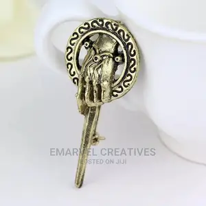 Hand of the King Metal Brooch Vintage Ladies Men Lapel