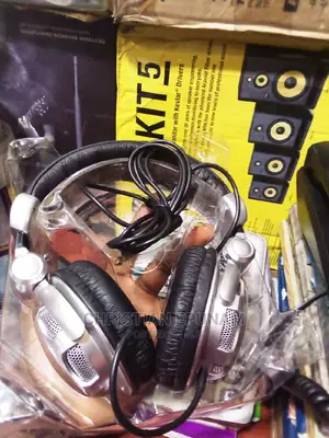 Behringer Headphone