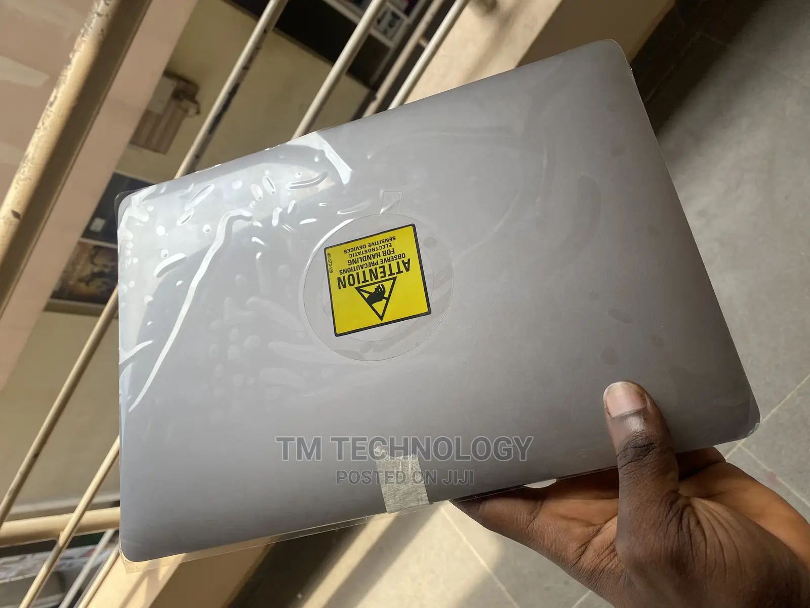 Macbook Pro 2016/17 Original Screen Replacement