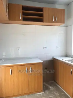 2bdrm Block of Flats in Beachwood Park, Lakowe for sale
