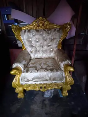 Royal Design Chair at Affordable Price