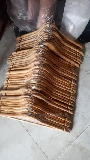 Quality And Durable Bundles Of Wooden Hangers