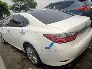 Lexus ES 2013 White
