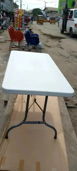 Foldable Event/Restaurant Table