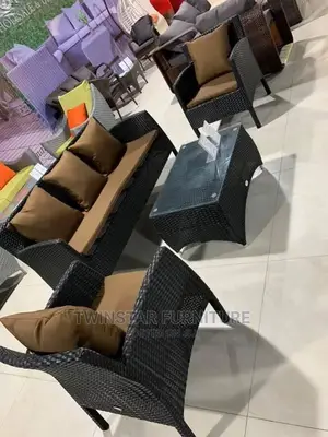 New Modern Outdoor 4 Seaters Chair With Table