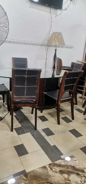 Oval Shaped Dining for 6 Seaters