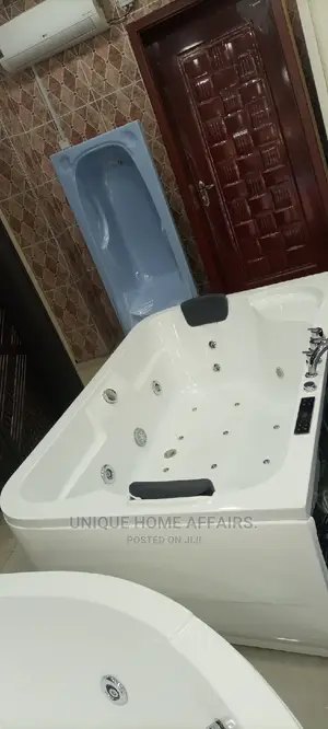 Single Jacuzzi Bath
