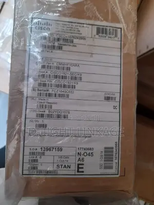 Cisco 1921-Se/ Router