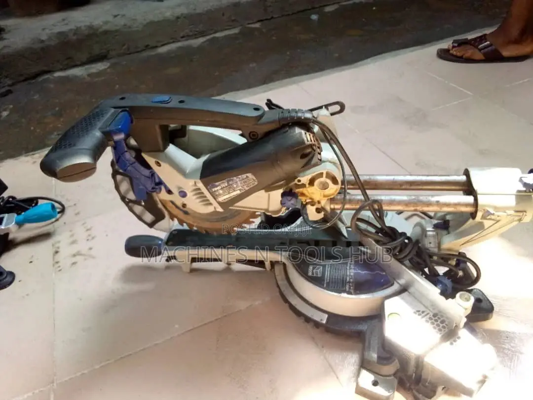 Mitre Saw.