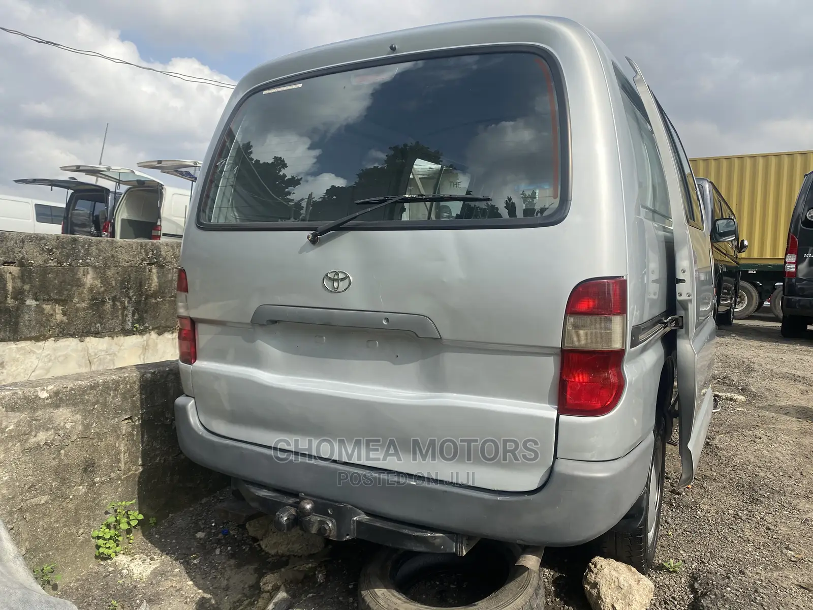 Toyota HiAce 2005