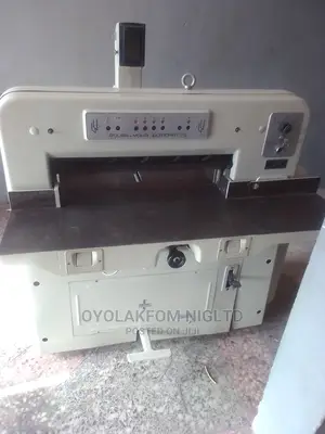 Polar Mohr Eltromat 72 Cutting Machine